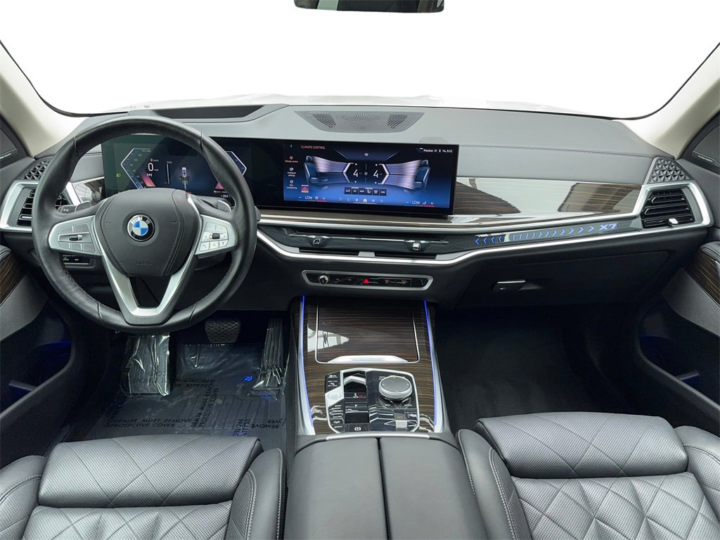 Used 2024 BMW X7 xDrive40i image 17