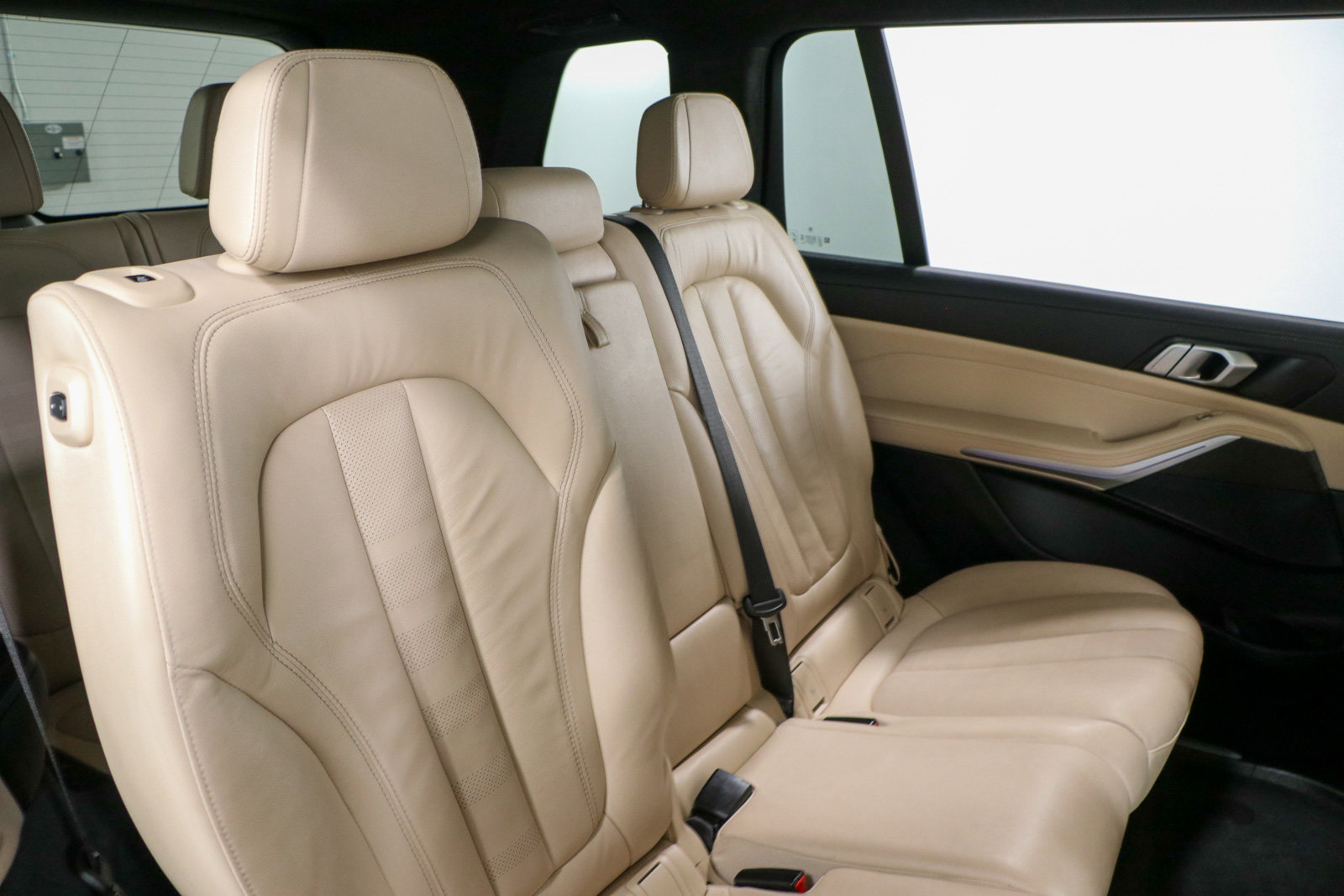 Used 2022 BMW X7 xDrive40i w/ Cold Weather Package image 29