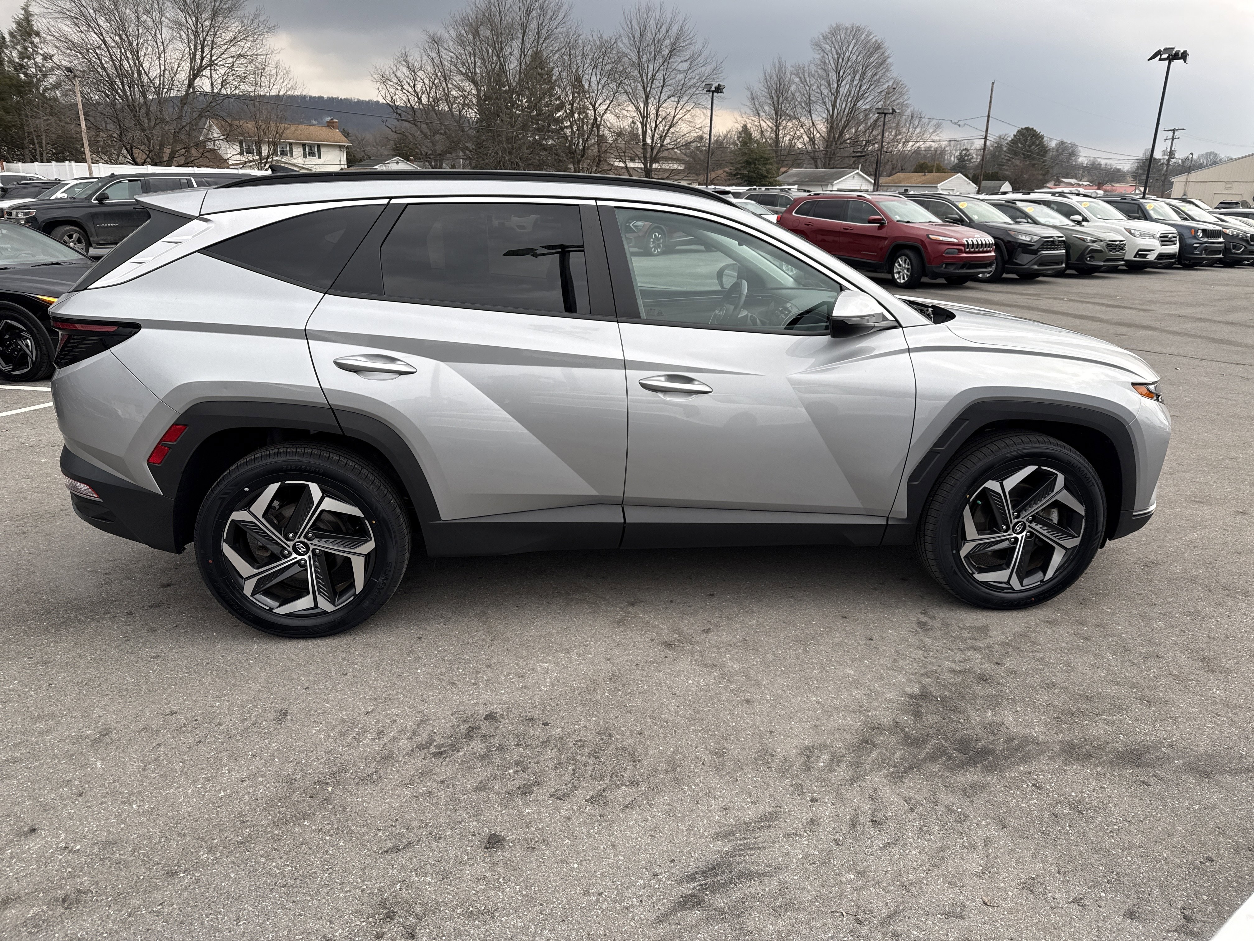 Used 2023 Hyundai Tucson SEL w/ Convenience Package image 2