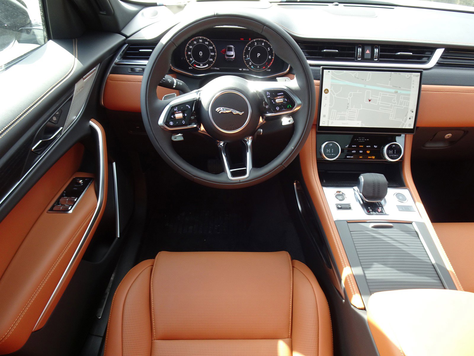 New 2025 Jaguar F-PACE R-Dynamic S image 21