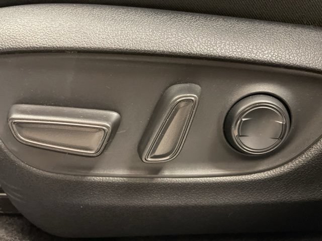 Used 2022 Toyota RAV4 XLE w/ Convenience Package AWD/4WD image 14