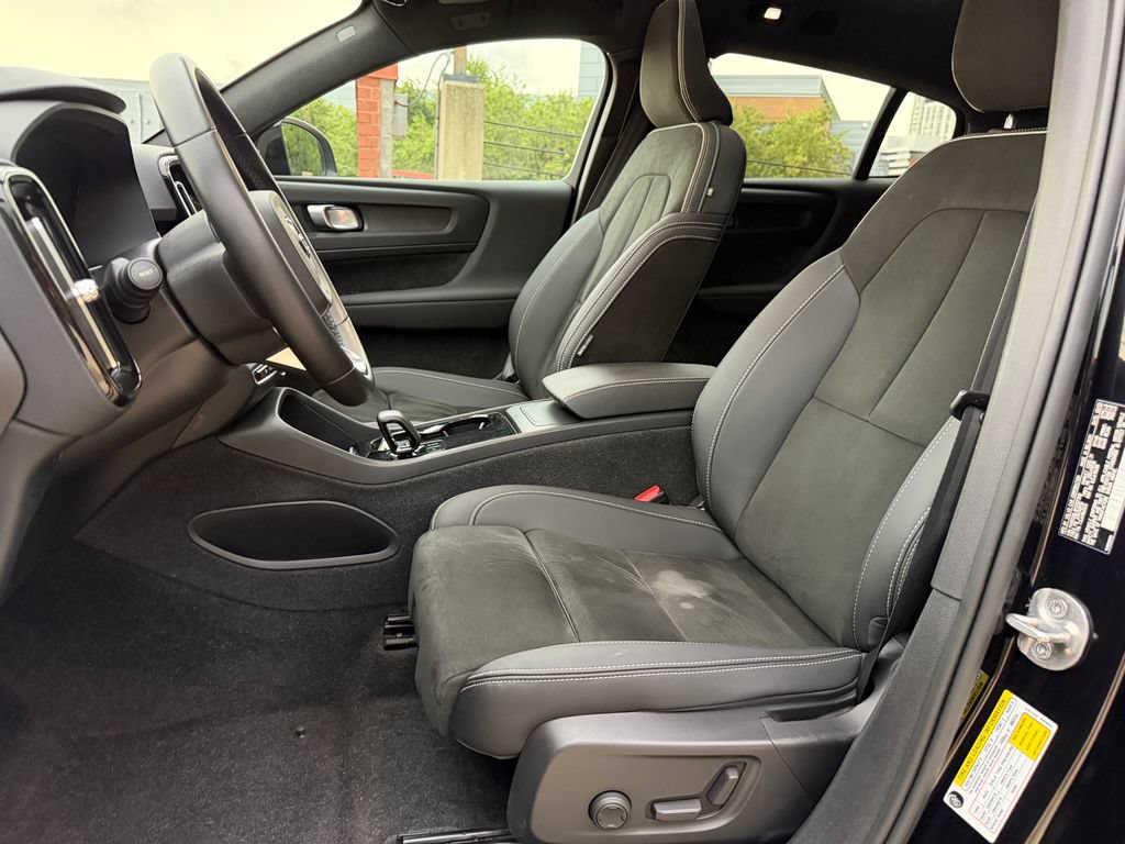Certified 2023 Volvo C40 P8 Recharge Plus w/ Protection Package Premier AWD/4WD image 11