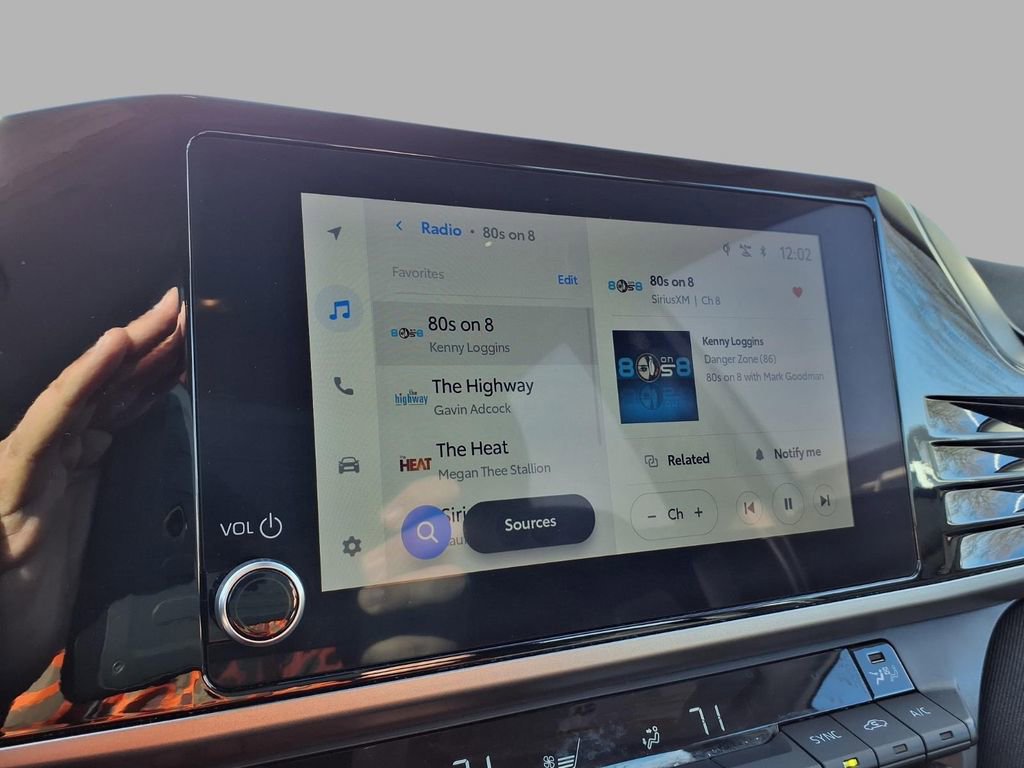 Used 2025 Toyota Camry LE image 5