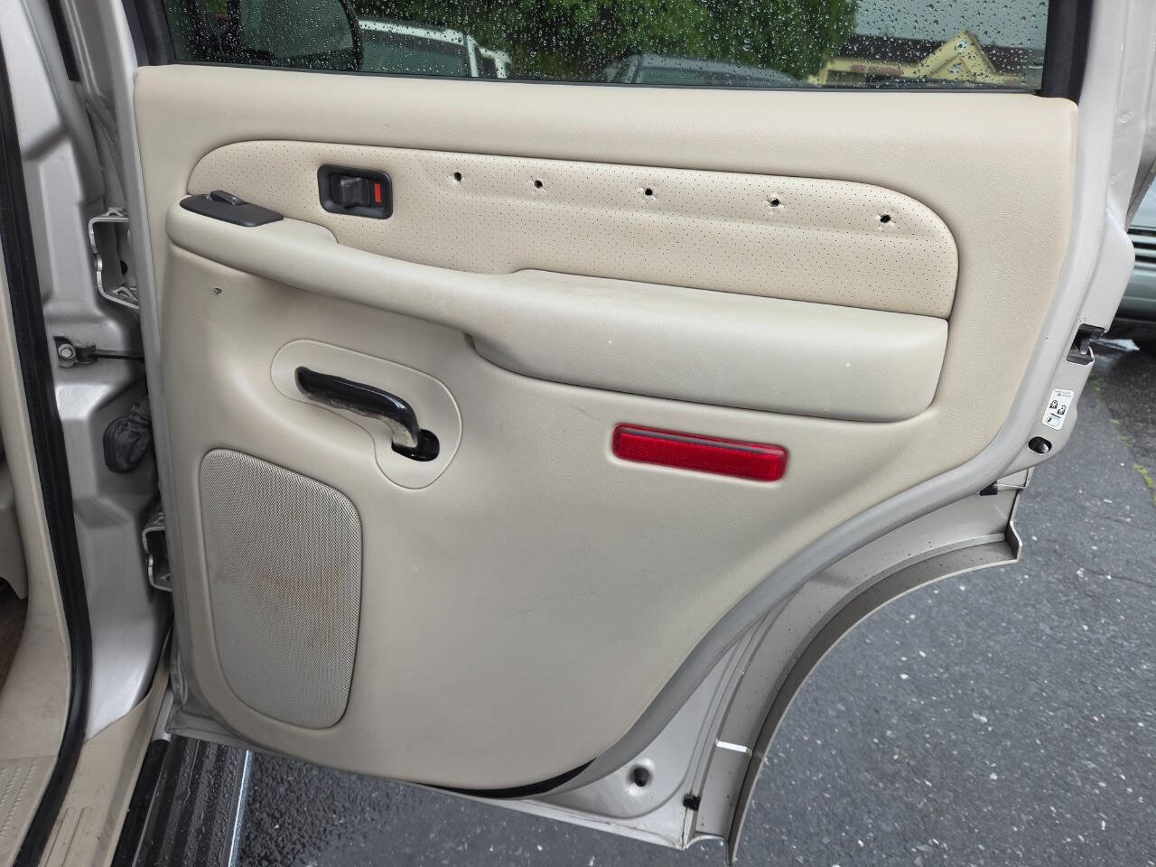 Used 2004 Cadillac Escalade AWD image 37