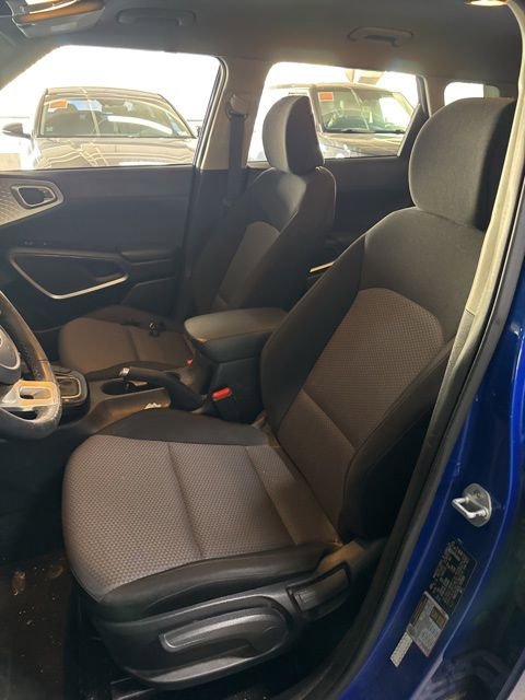 Used 2020 Kia Soul X-Line FWD image 6