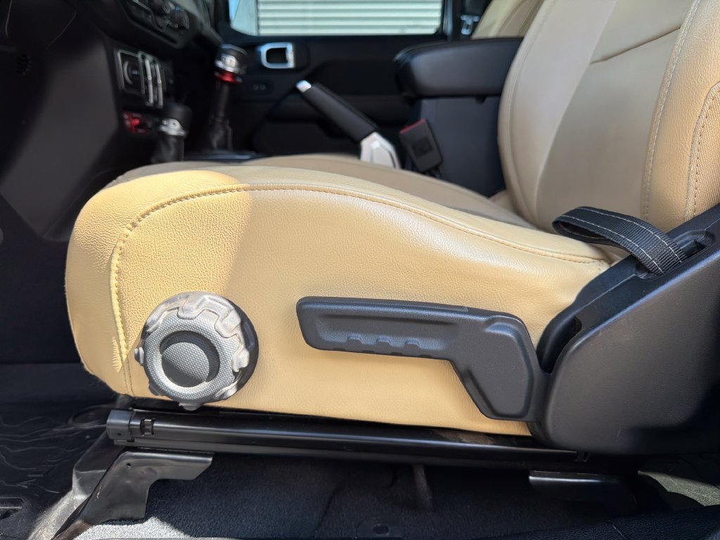 Used 2018 Jeep Wrangler Unlimited Rubicon AWD/4WD image 41