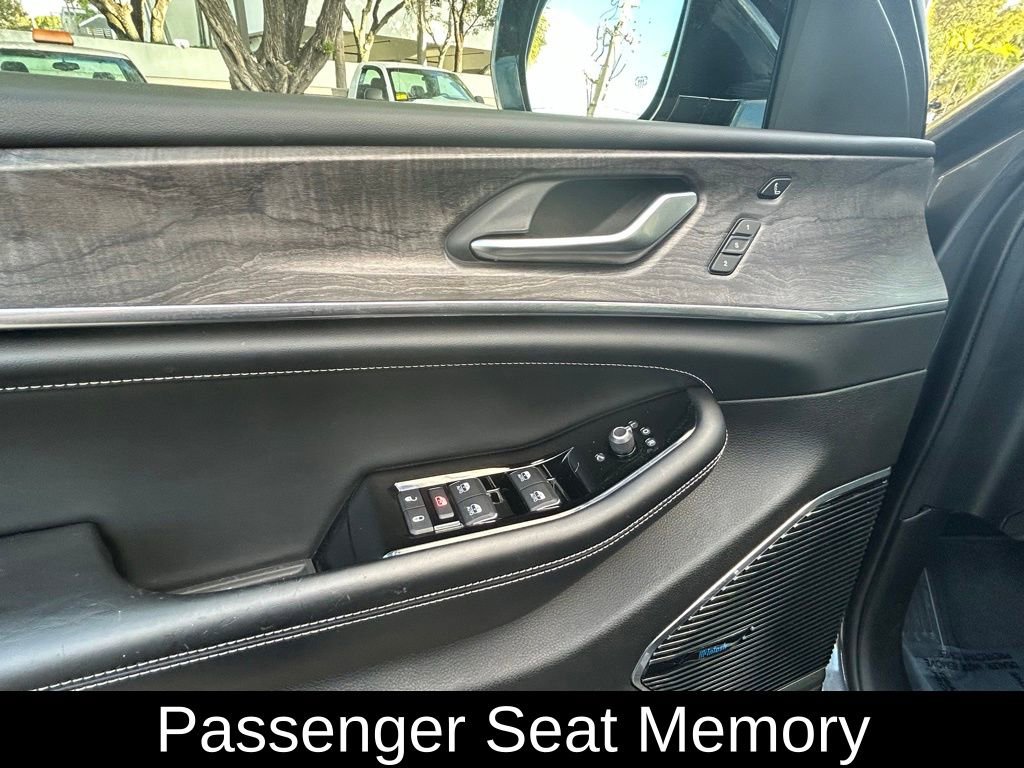 Certified 2021 Jeep Grand Cherokee L Overland w/ Luxury Tech Group IV image 16