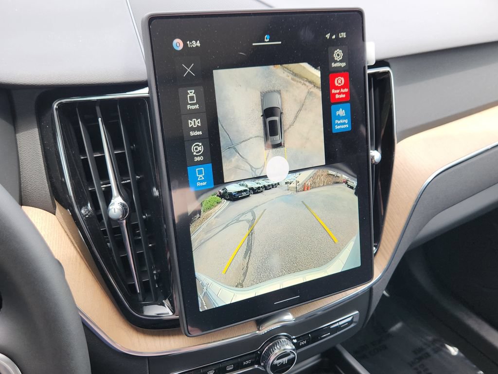 New 2026 Volvo XC60 B5 Plus w/ Climate Package AWD/4WD image 9
