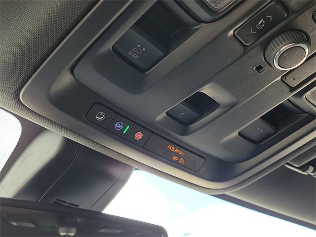 Used 2022 GMC Yukon AT4 w/ Technology Package image 27