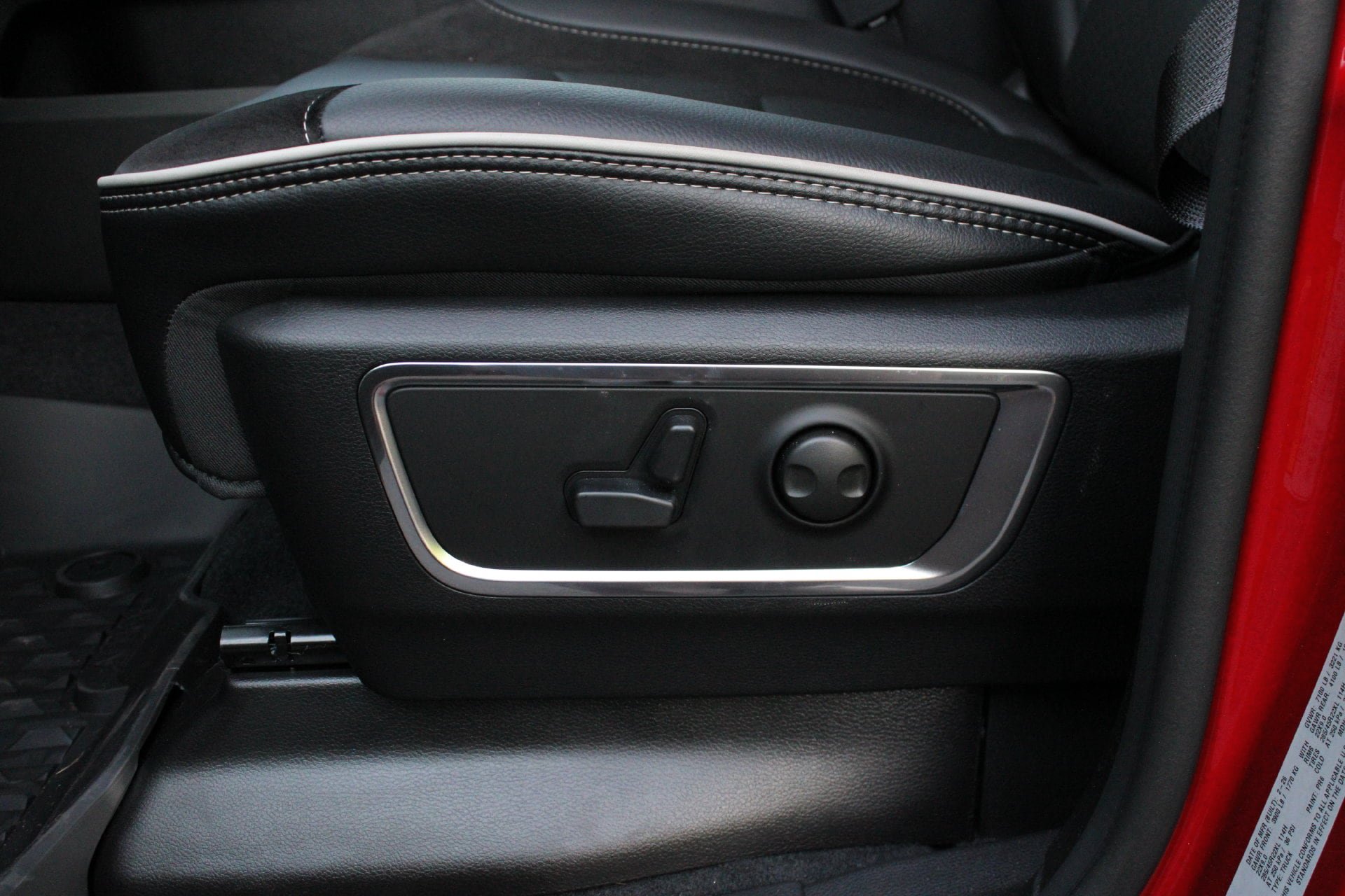 New 2026 RAM 1500 Laramie w/ Night Edition AWD/4WD image 20
