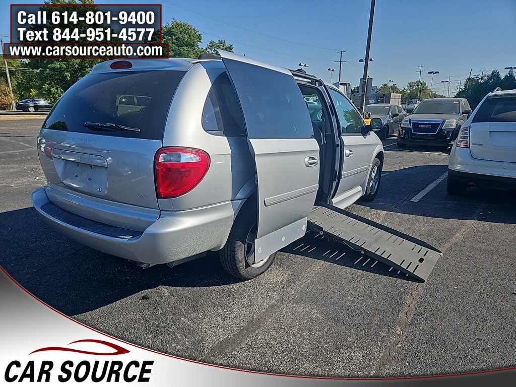 Used 2005 Dodge Grand Caravan SXT image 16