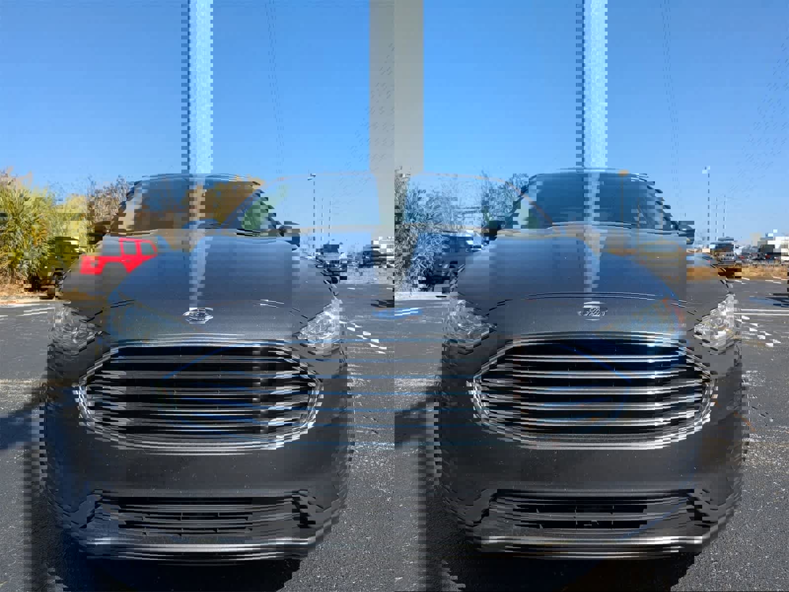 Used 2020 Ford Fusion SE image 2