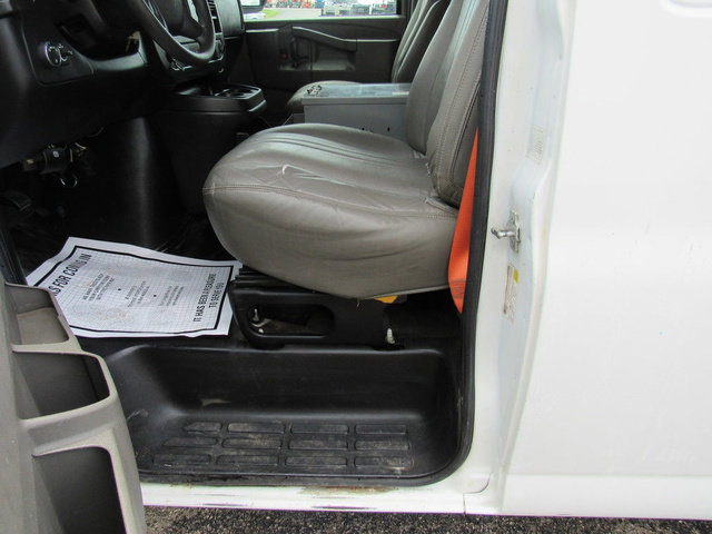 Used 2018 Chevrolet Express 2500 w/ Driver Convenience Package RWD image 26