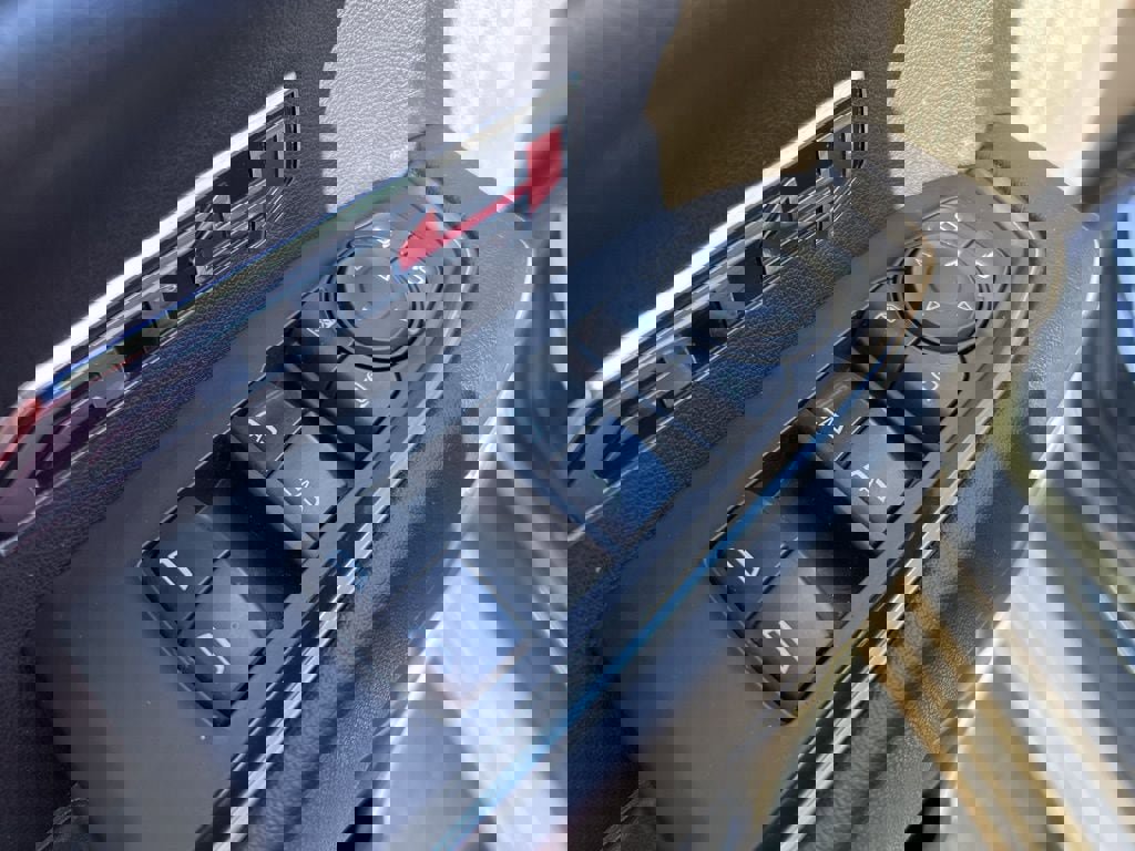 Used 2022 GMC Sierra 1500 AT4 w/ AT4 Preferred Package image 19