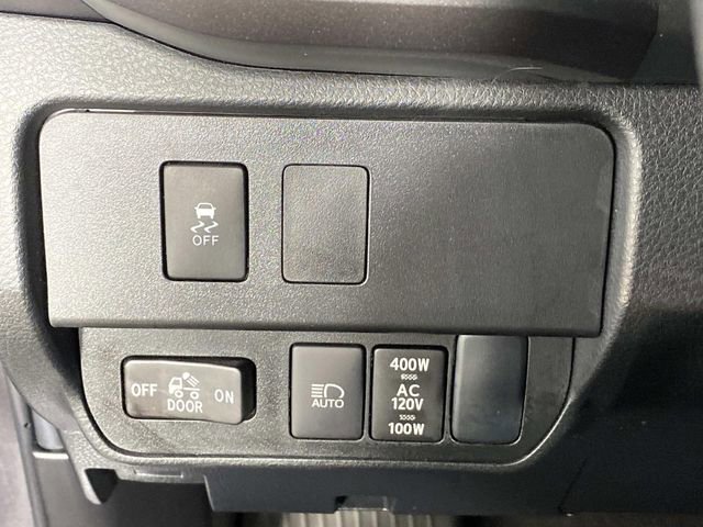 Used 2022 Toyota Tacoma TRD Sport w/ Technology Package image 13