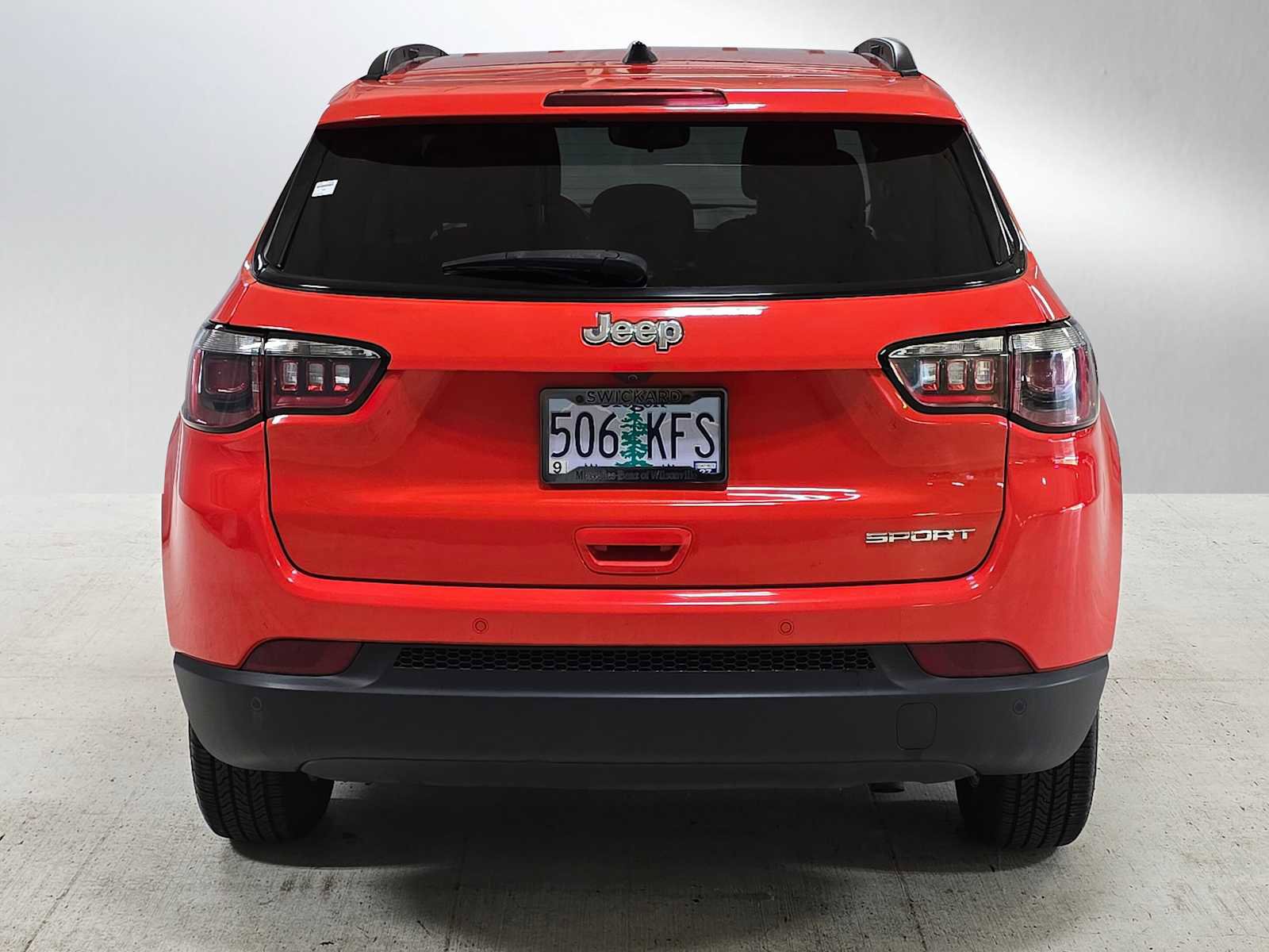 Used 2018 Jeep Compass Sport w/ Tech Group FWD image 4