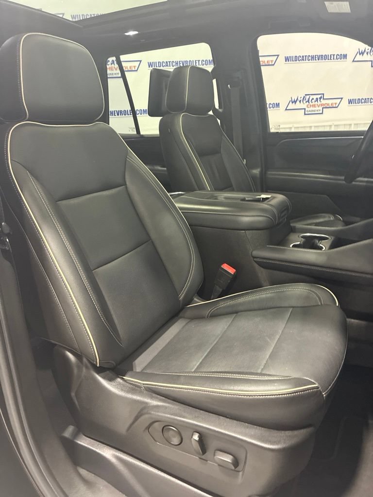 Used 2021 GMC Yukon SLT w/ SLT Premium Package AWD/4WD image 44