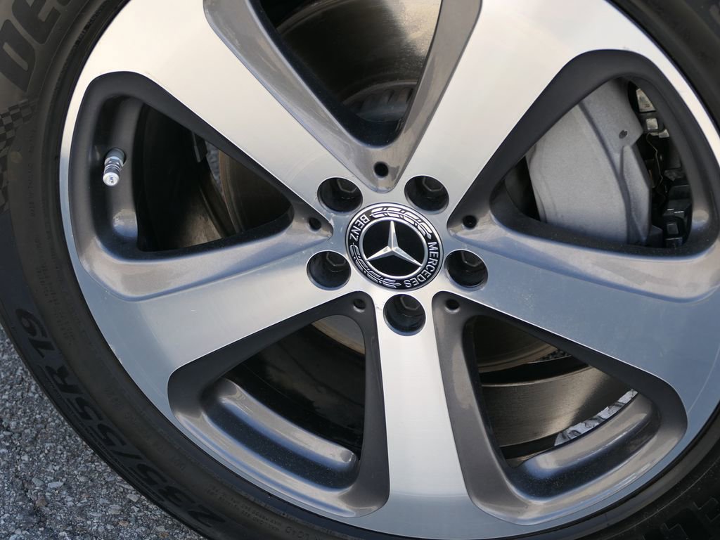 Used 2022 Mercedes-Benz GLC 300 image 12