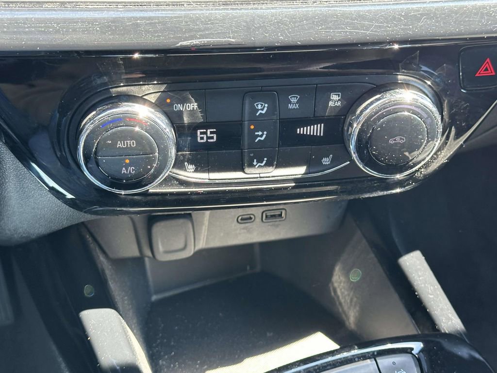 Used 2024 Chevrolet Trax RS w/ Driver Confidence Package FWD image 26
