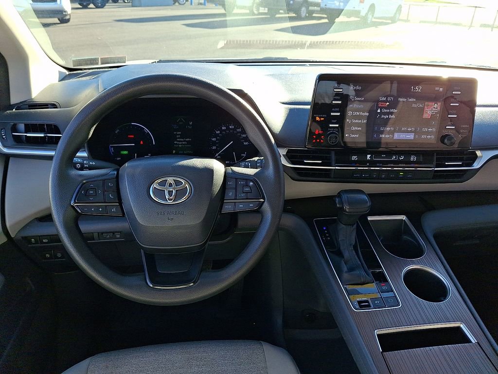 Used 2023 Toyota Sienna LE image 13