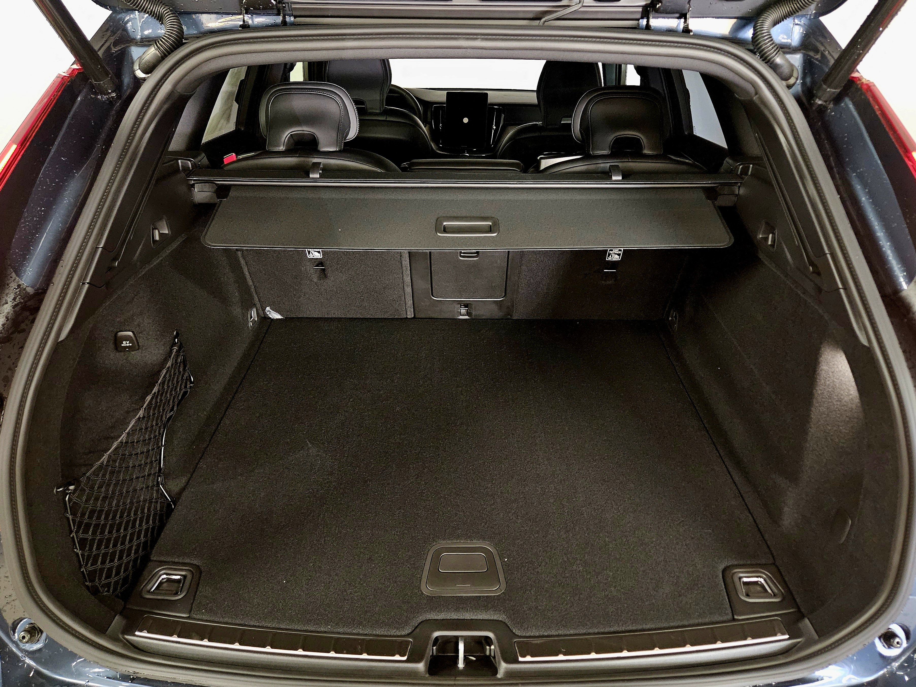 New 2026 Volvo XC60 B5 Ultra w/ Climate Package image 18