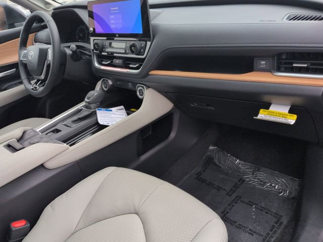 Certified 2026 Toyota Grand Highlander Limited image 32