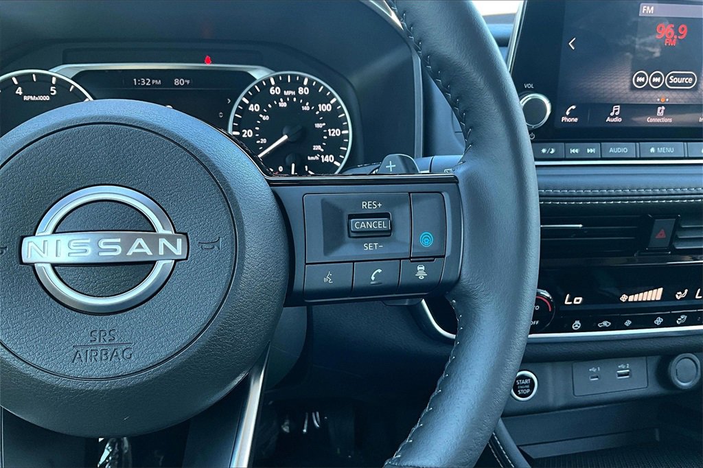 Used 2023 Nissan Rogue SL image 25