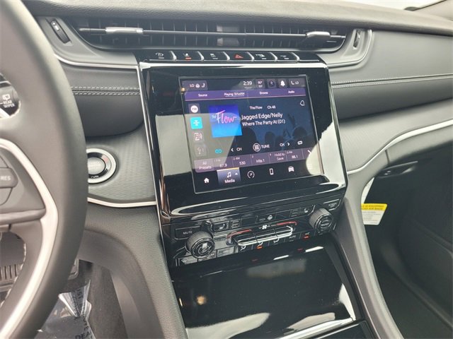 New 2025 Jeep Grand Cherokee Altitude image 24