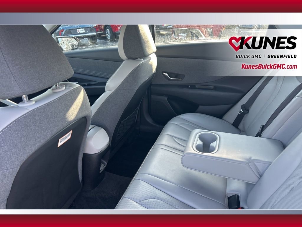 Used 2025 Hyundai Elantra Limited FWD image 31