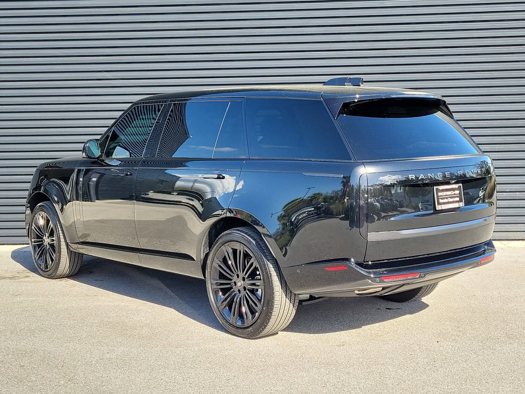 Used 2025 Land Rover Range Rover Long Wheelbase SE image 3