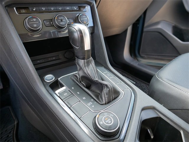 Used 2021 Volkswagen Tiguan SE image 33