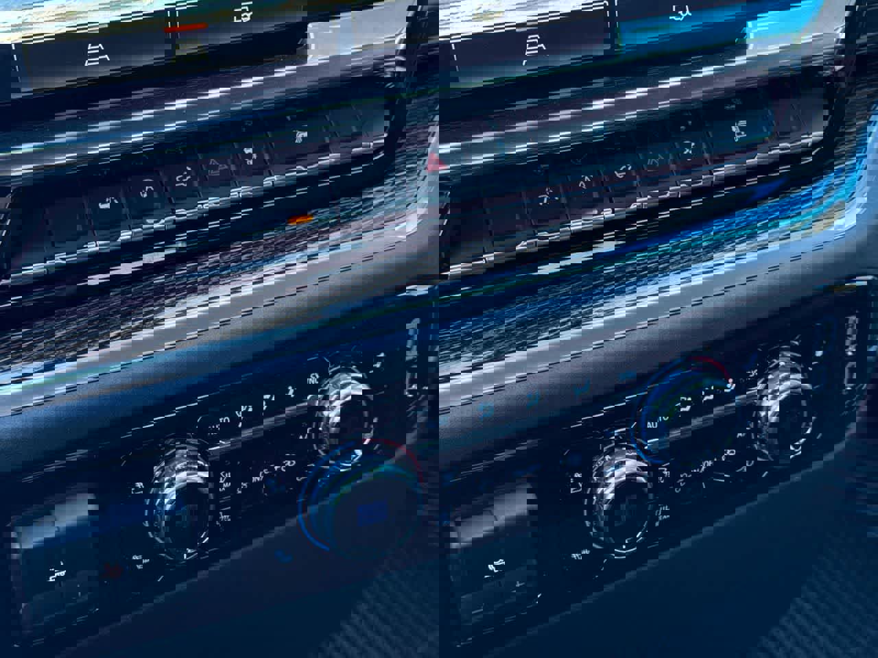 New 2026 GMC Sierra 1500 SLE w/ LPO, Black Badging Package image 27