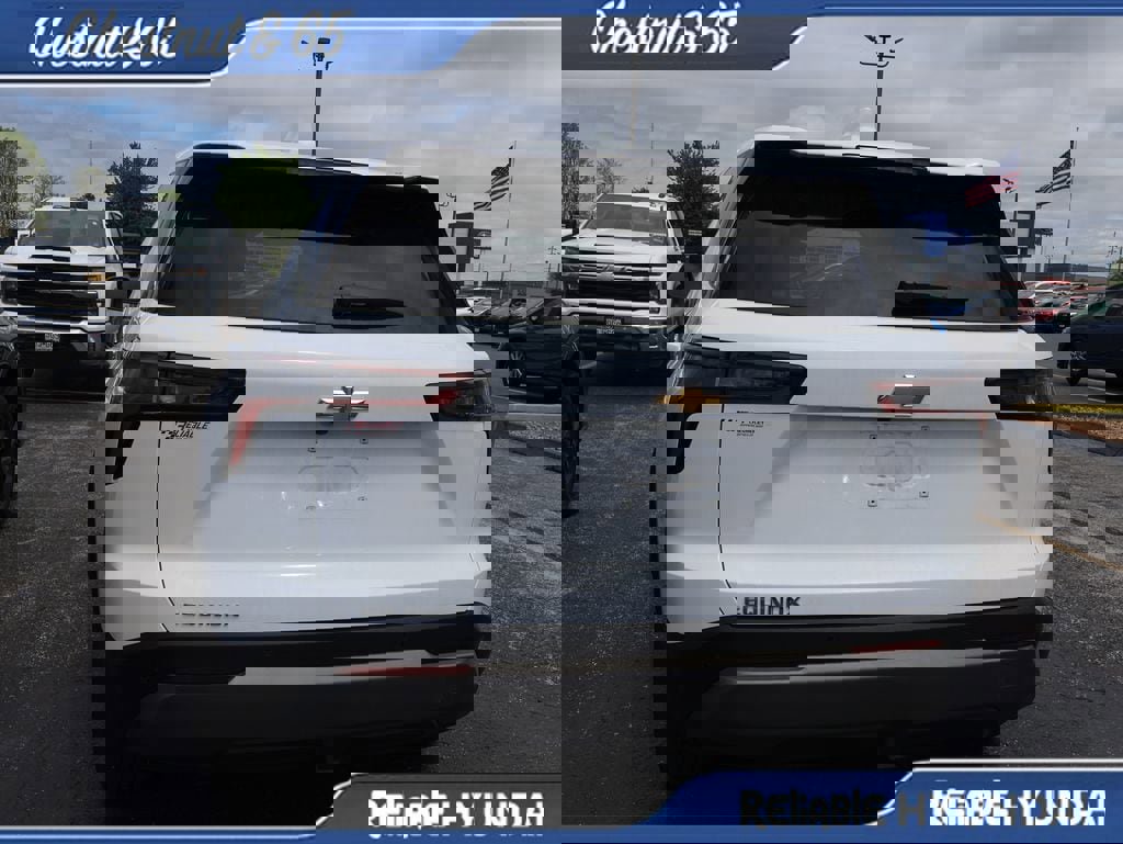 Used 2026 Chevrolet Equinox LT w/ LPO, Floor Liner Package FWD image 17