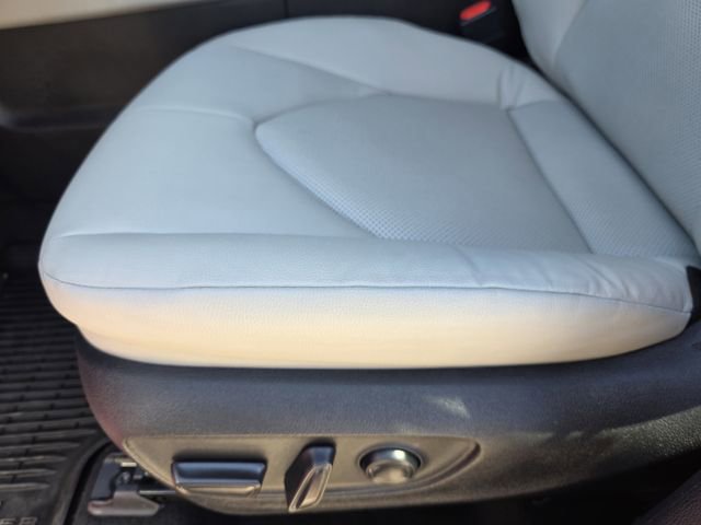 Used 2024 Toyota Grand Highlander XLE FWD image 19