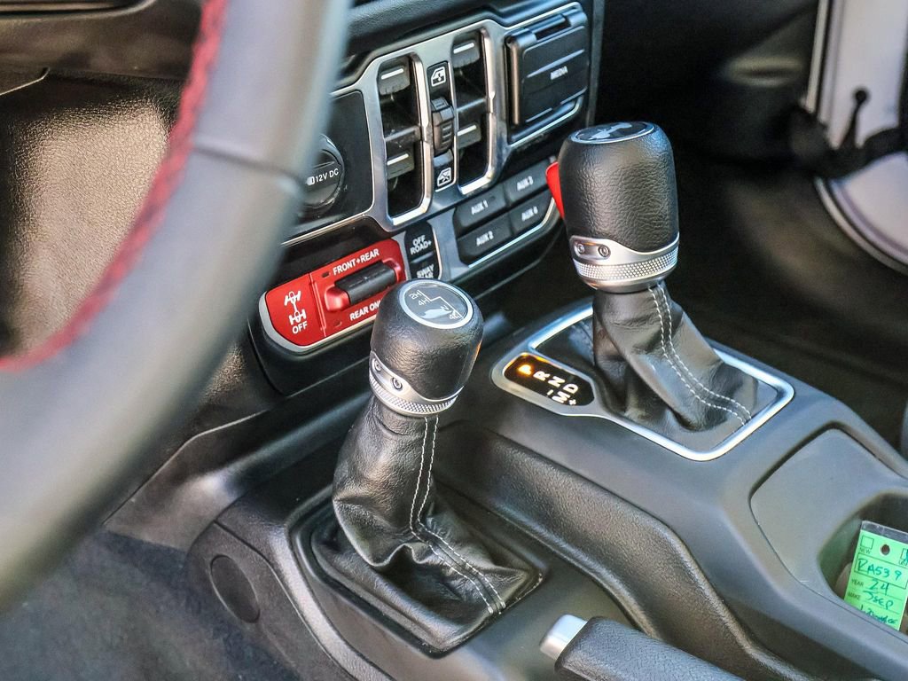 Used 2024 Jeep Wrangler Rubicon image 31