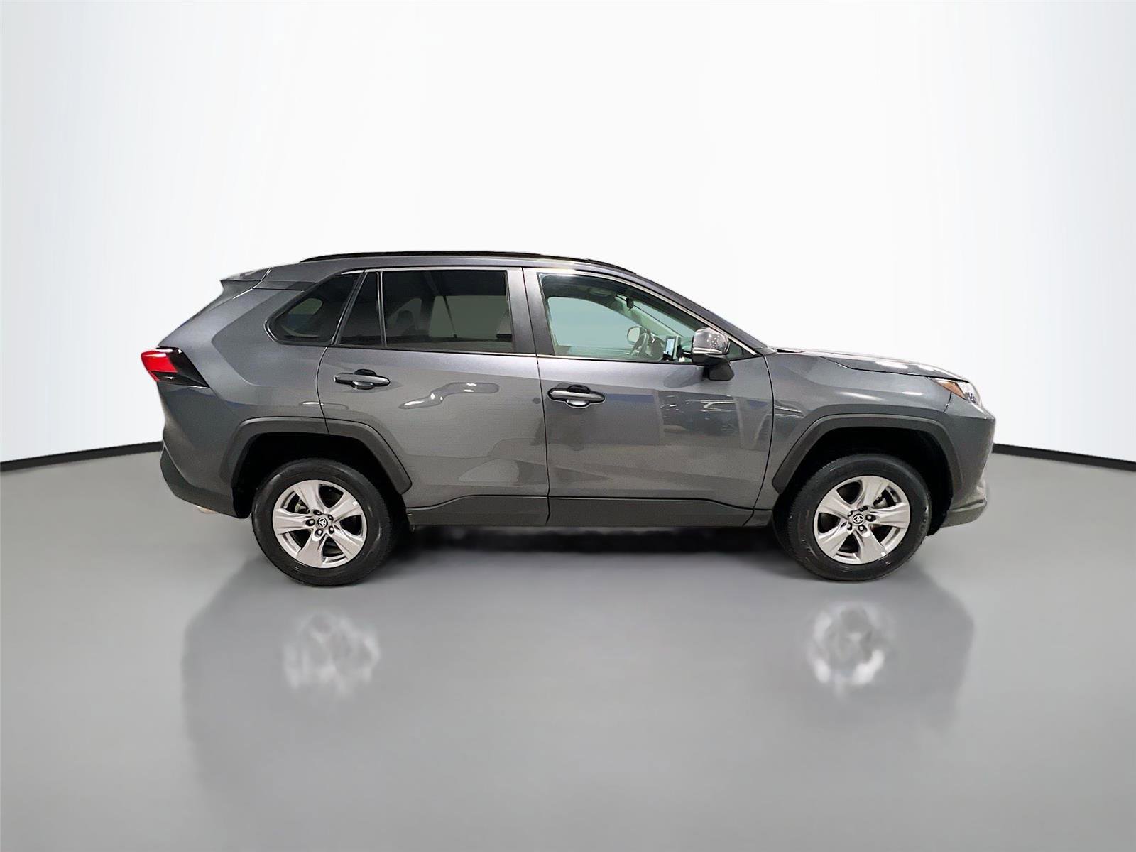 Used 2025 Toyota RAV4 XLE image 33