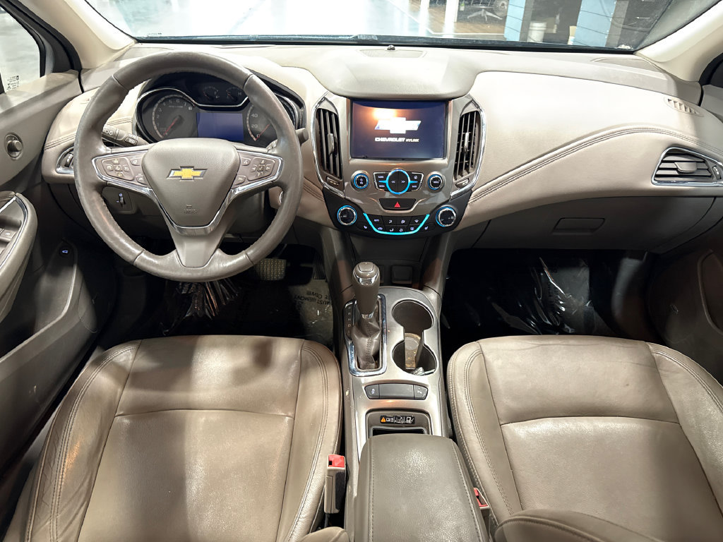 Used 2017 Chevrolet Cruze Premier FWD image 11