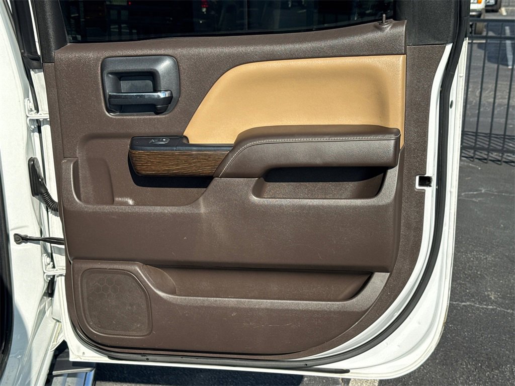 Used 2017 GMC Sierra 2500 Denali w/ Duramax Plus Package image 17