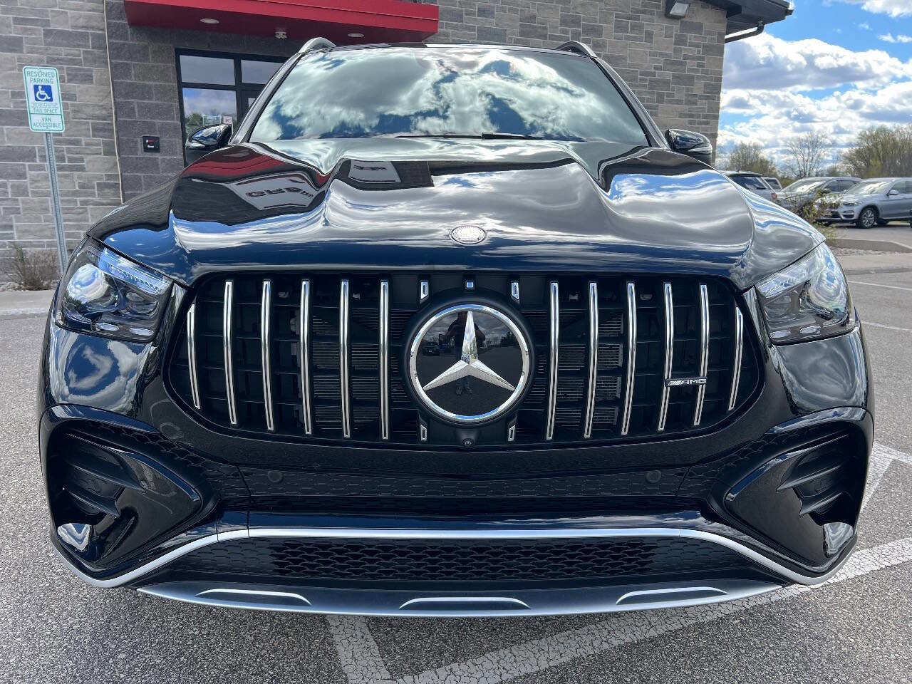 Used 2025 Mercedes-Benz GLE 53 AMG 4MATIC image 2