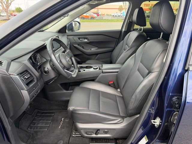 Used 2024 Nissan Rogue SV w/ SV Premium Package AWD/4WD image 13