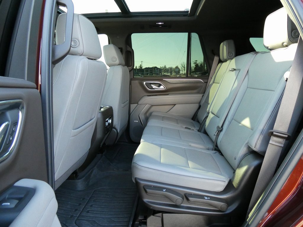 Used 2023 GMC Yukon SLT w/ SLT Premium Package image 20