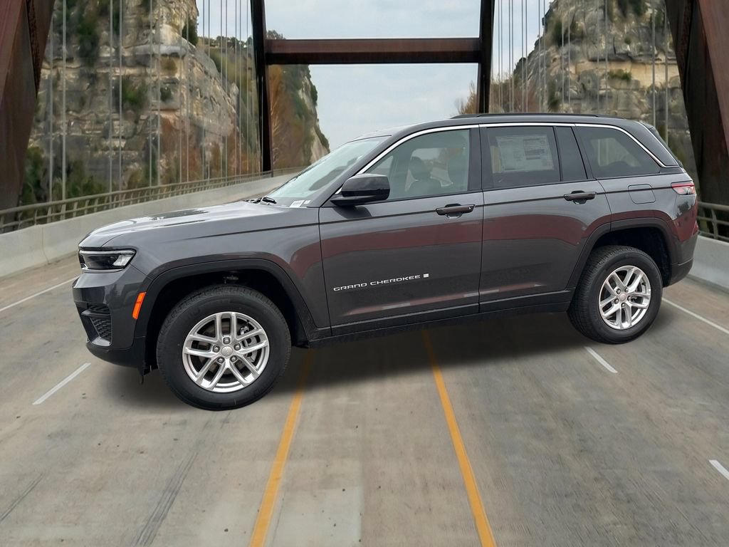 New 2026 Jeep Grand Cherokee Laredo RWD image 5