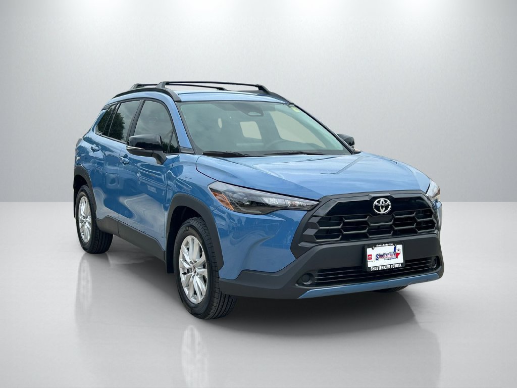 Used 2026 Toyota Corolla Cross LE FWD image 3