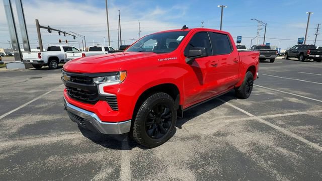 Used 2025 Chevrolet Silverado 1500 LT AWD/4WD image 4