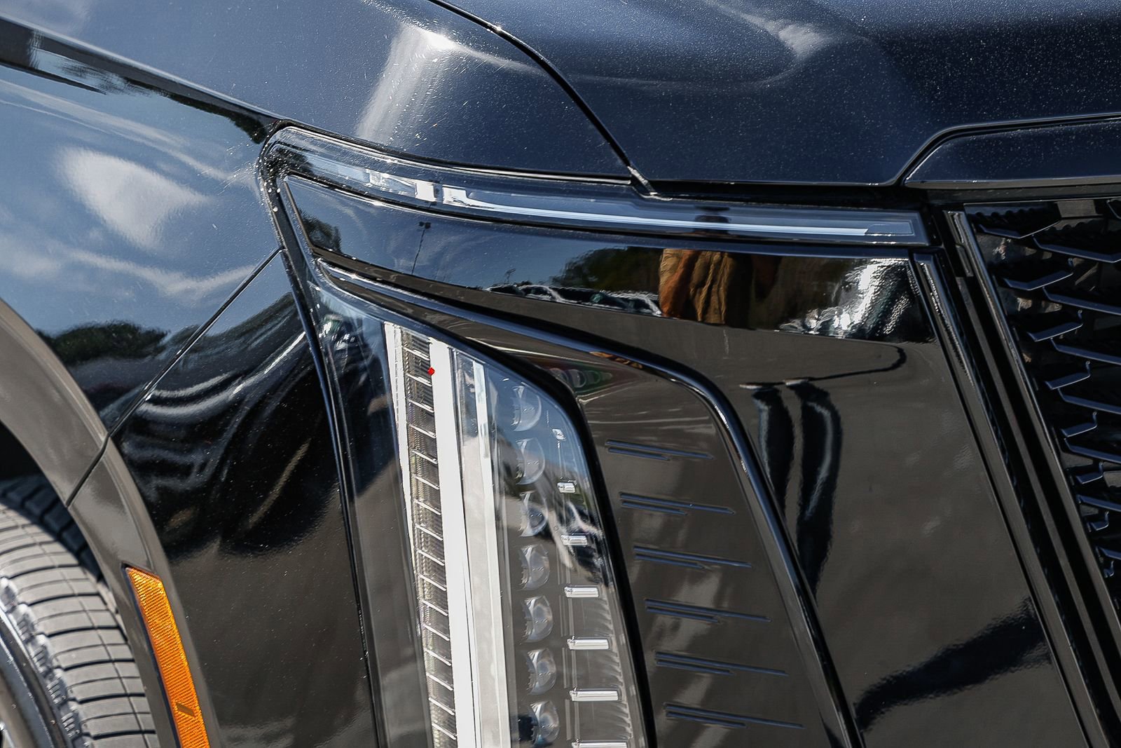 Used 2025 Cadillac Escalade ESV Sport Platinum w/ LPO, Floor Liner Package AWD/4WD image 7