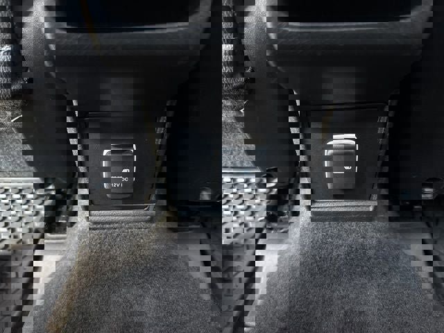 Used 2025 Jeep Compass Trailhawk image 18