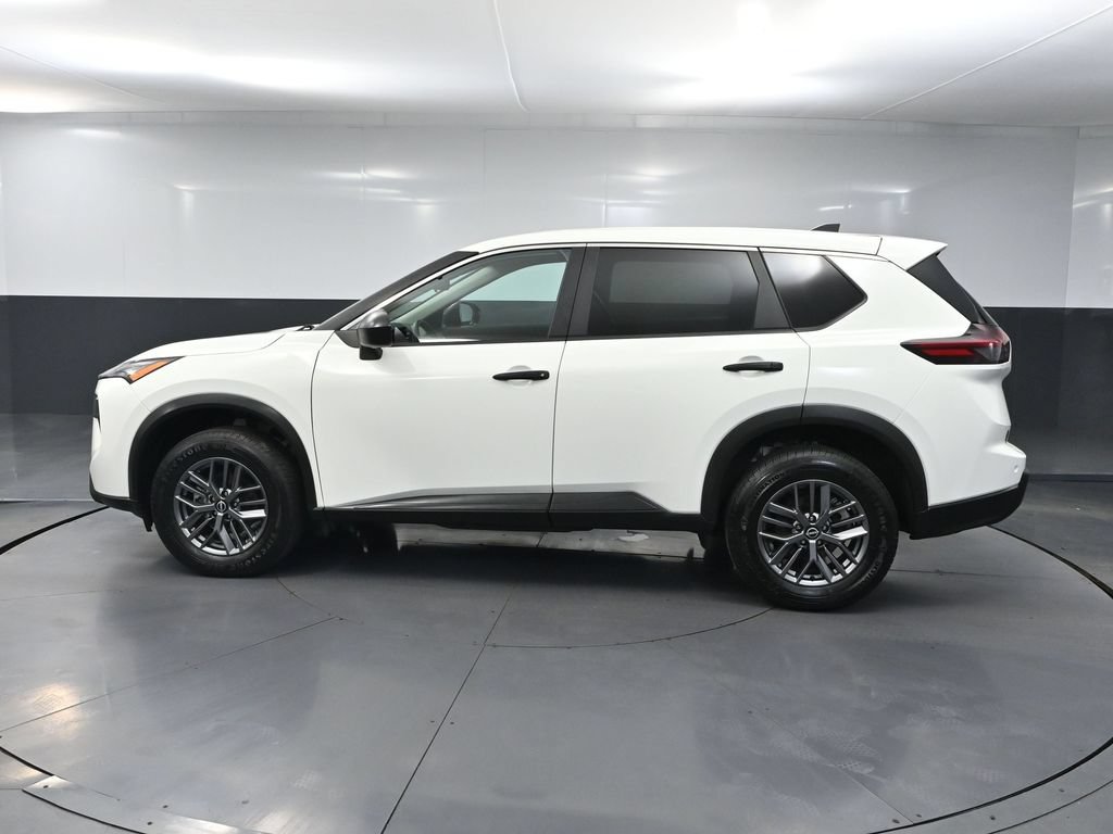 Used 2024 Nissan Rogue S AWD/4WD image 9