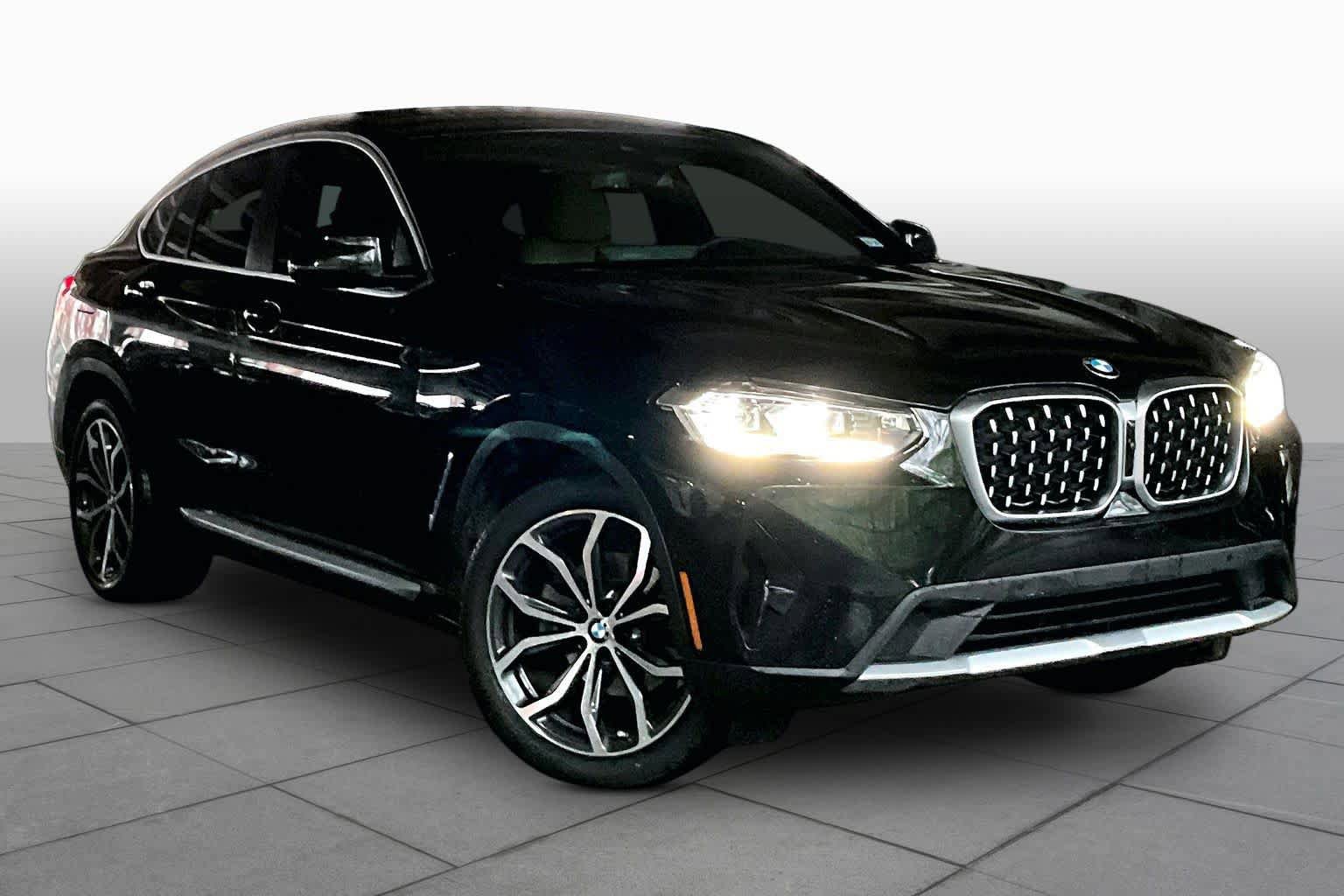 Used 2022 BMW X4 xDrive30i w/ Premium Package 2 AWD/4WD image 2