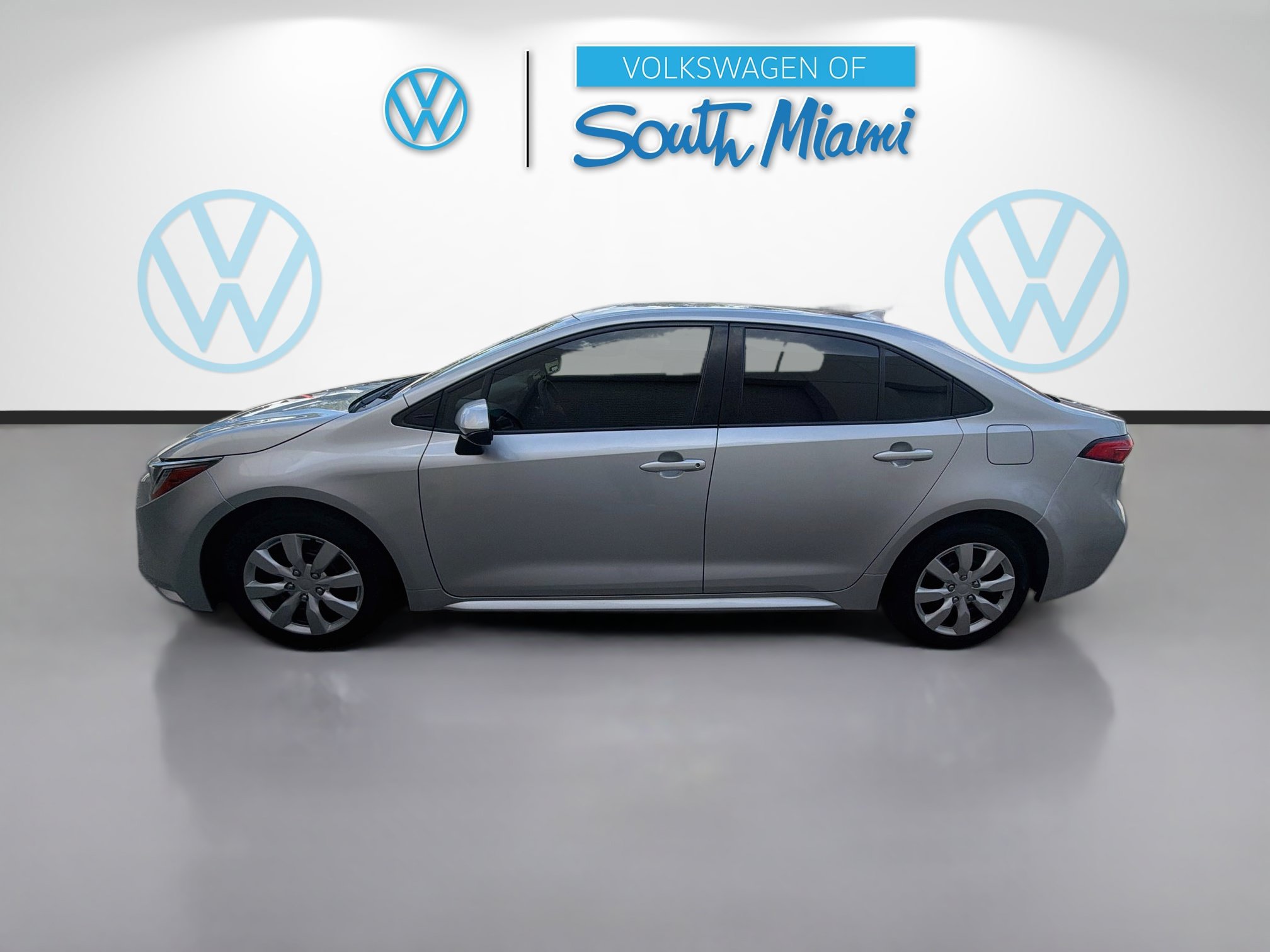 Used 2022 Toyota Corolla LE FWD image 4