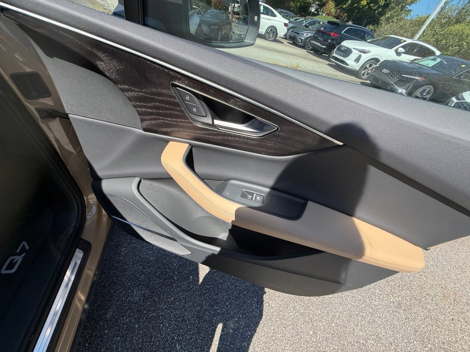 Used 2025 Audi Q7 2.0T Premium Plus w/ Premium Plus Package image 31